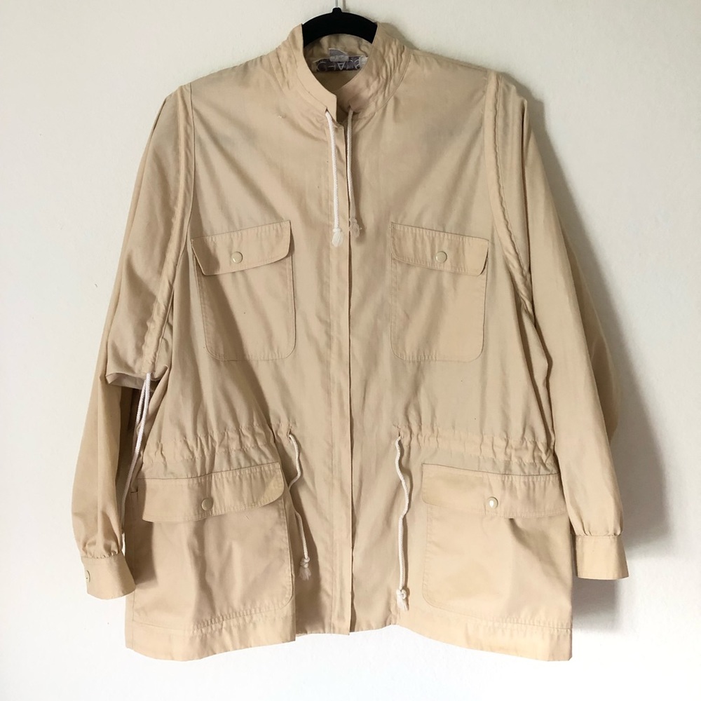 Chaus lightweight windbreaker